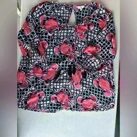 Crown & Ivy Womens SZ M Crab Print Tunic Top Shirt 3/4 Sleeve Keyhole Back Ties - Picture 2 of 6